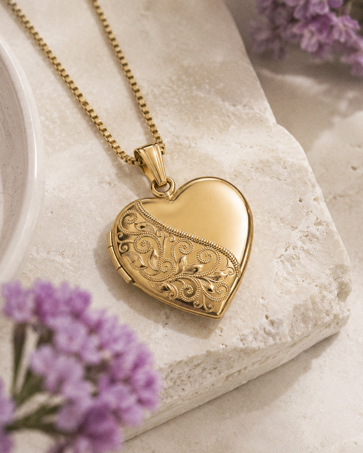 14k Gold Filled Heart Floral Design Photo Locket - lifestyle