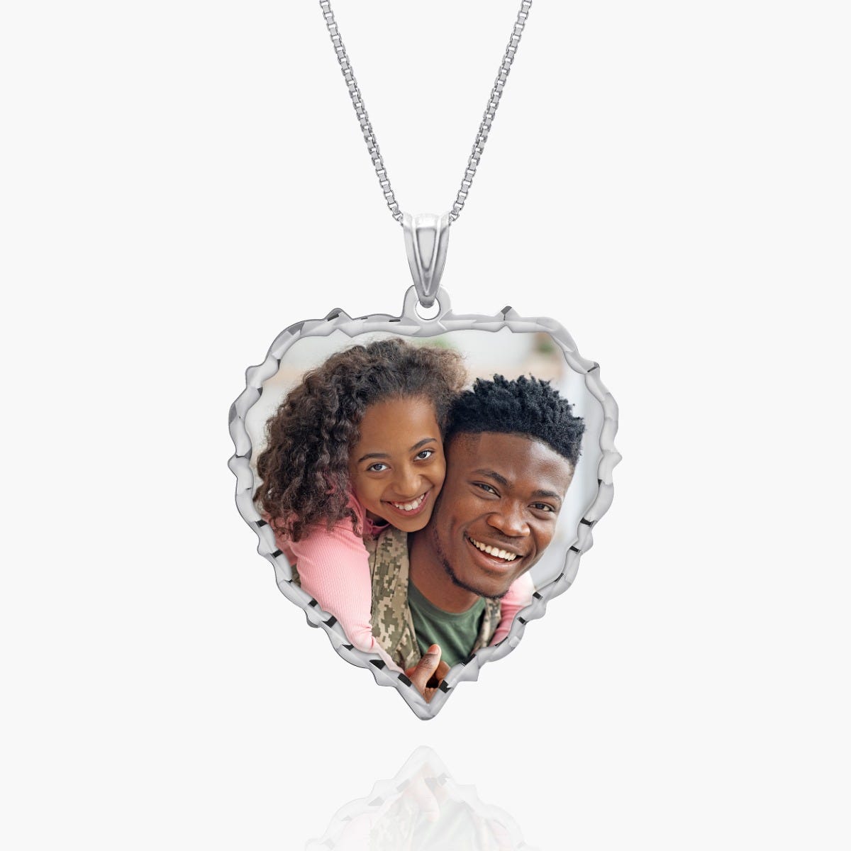 Small Scalloped Heart with Diamond Cut Edge Photo Pendant