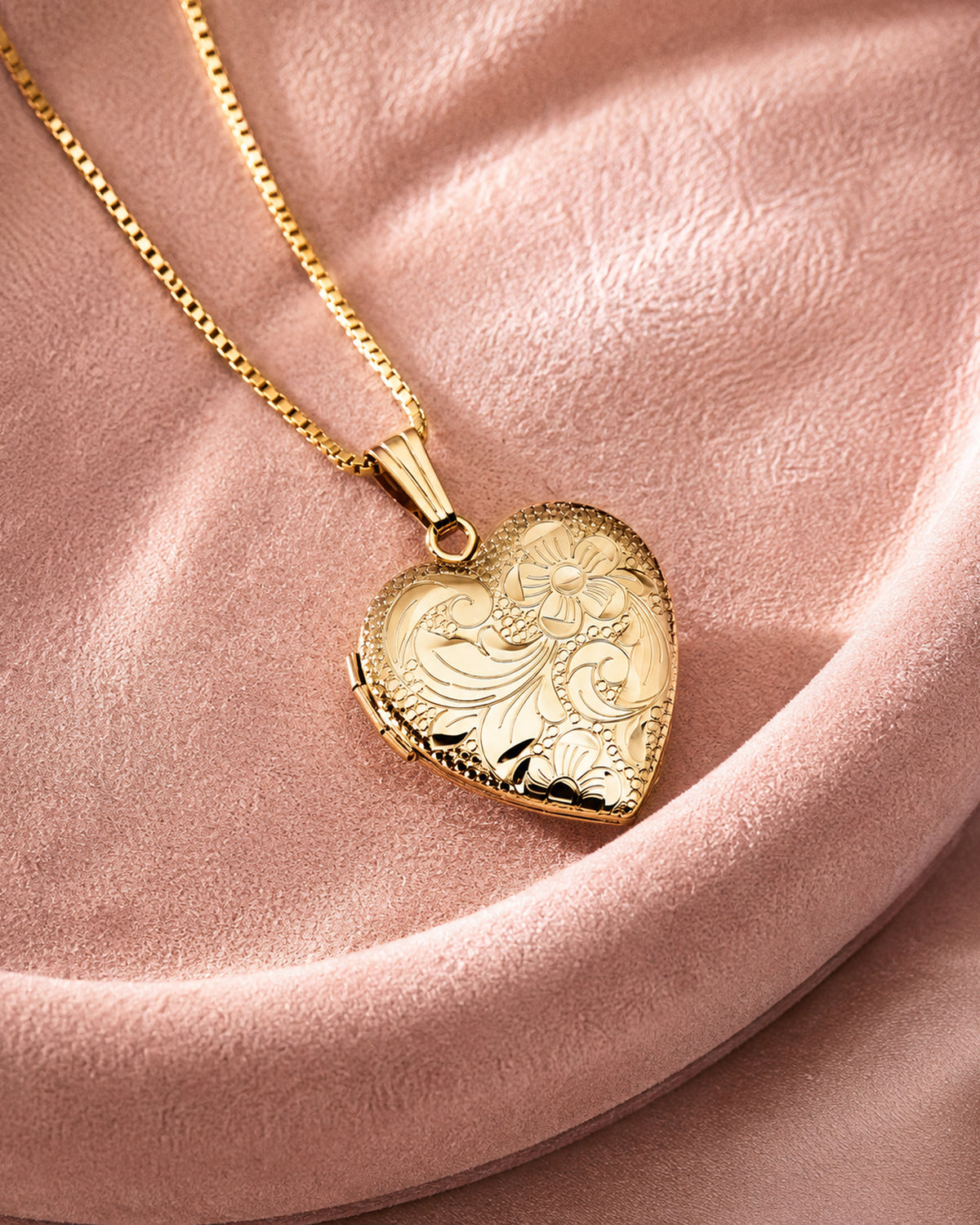 14k Gold Floral Heart Photo Locket - lifestyle