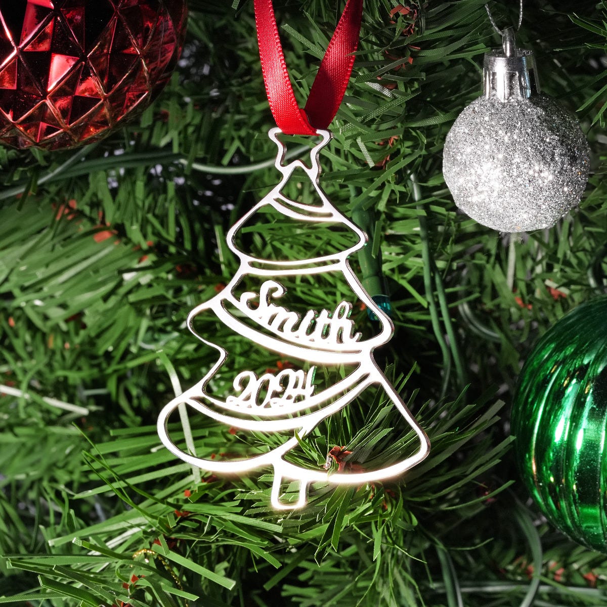 Personalized Christmas Tree Ornament with up to 10 Names