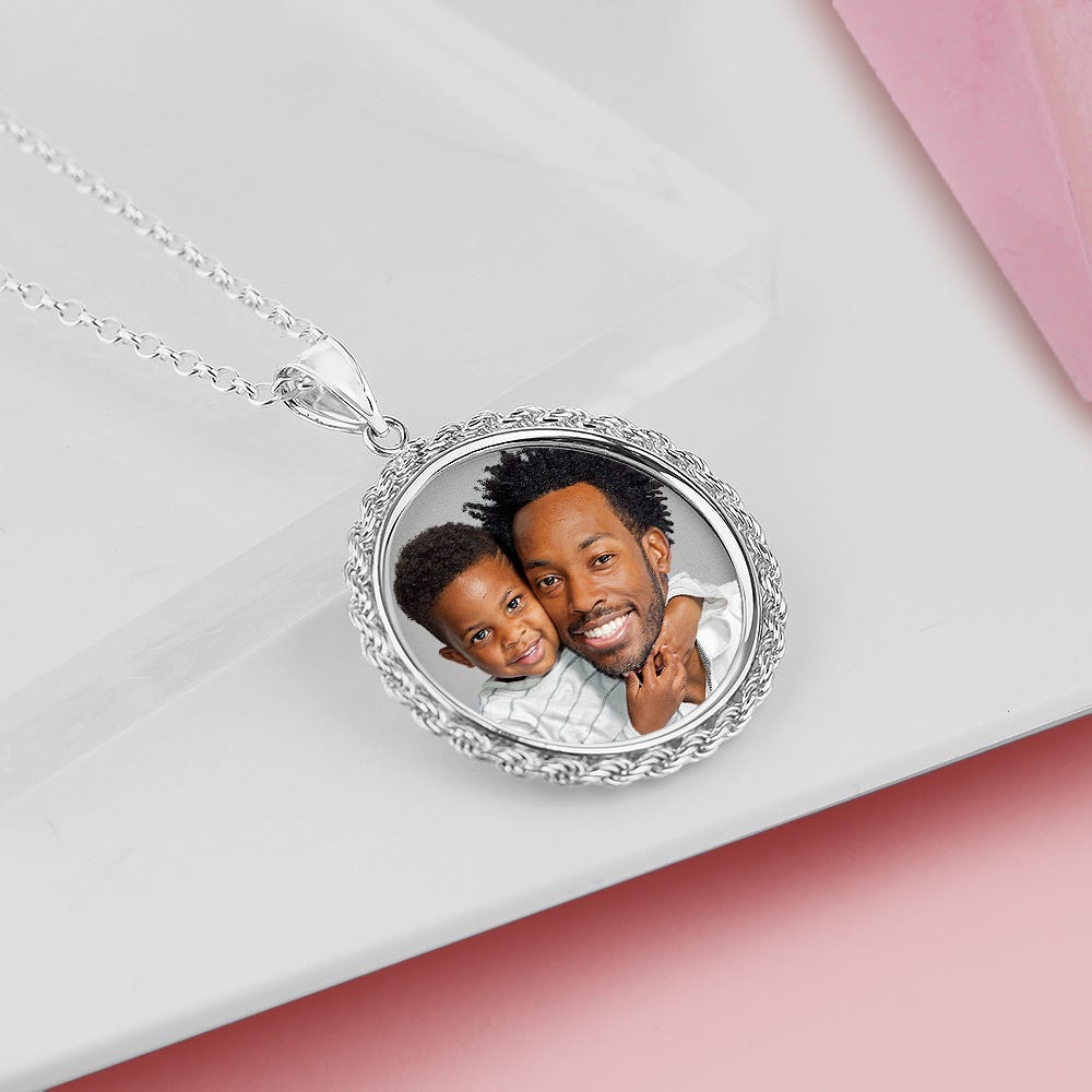 Round Photo Engraved Rope Frame Necklace