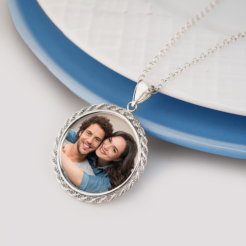 Round Photo Engraved Rope Frame Necklace