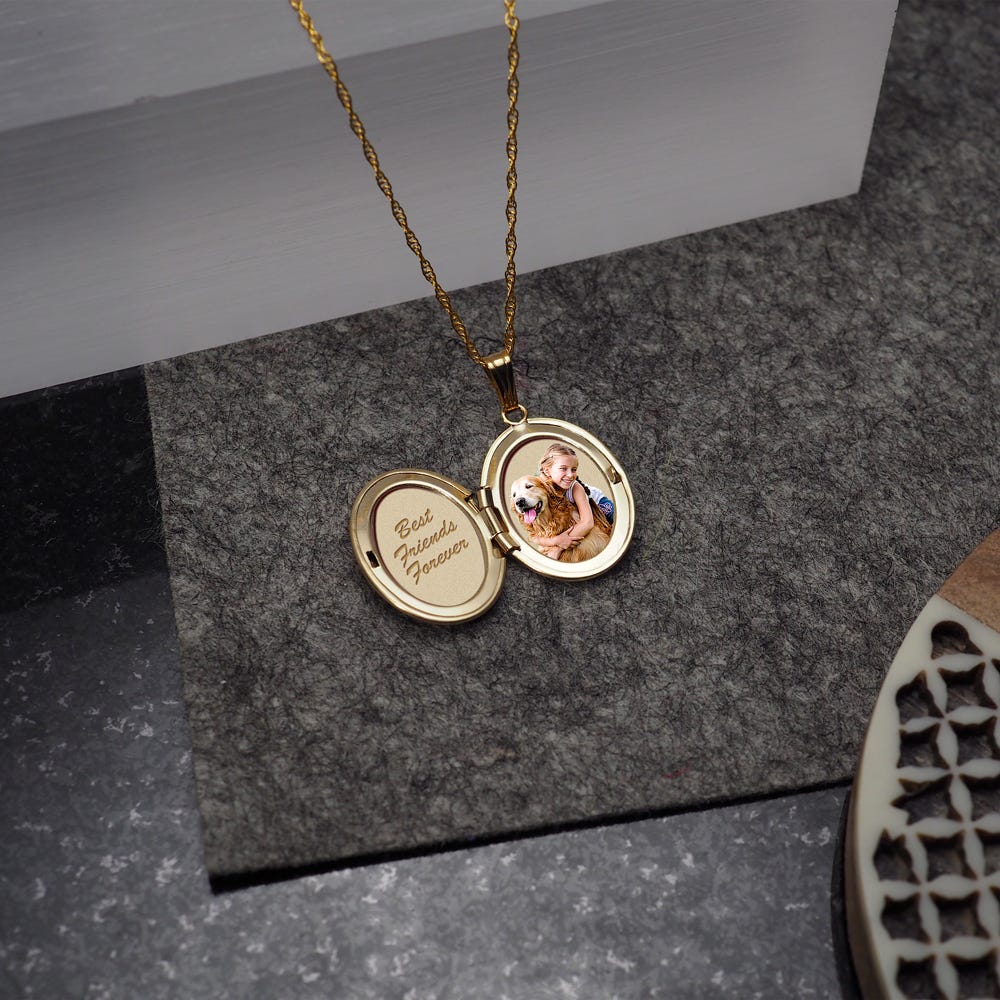 Solid 14K Yellow Gold Mother & Child Cameo Oval Photo Locket