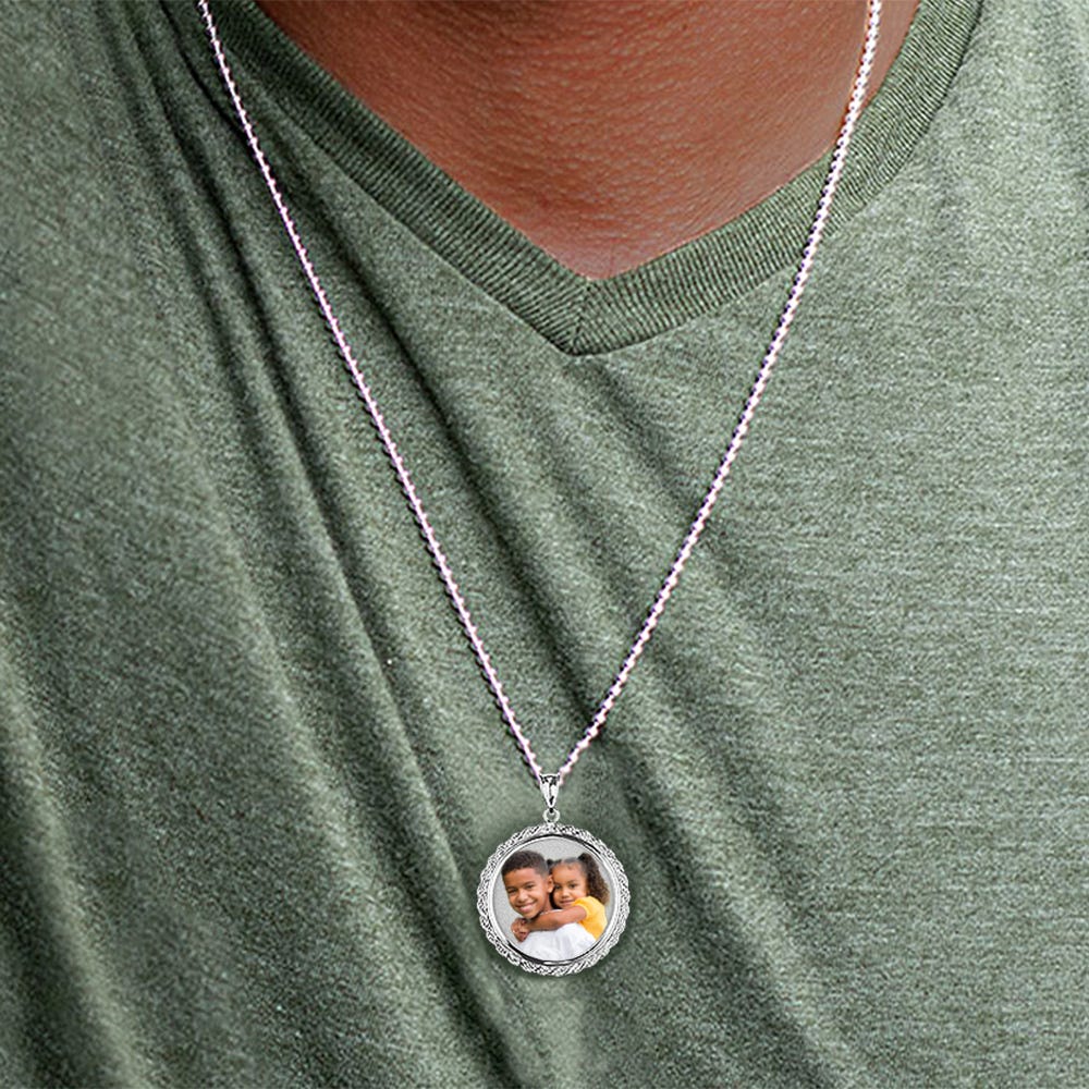 Round Photo Engraved Rope Frame Necklace